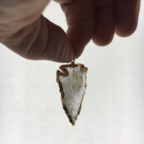 ❄️White Quartz Arrowhead Pendant❄️ - Picture 3 of 7